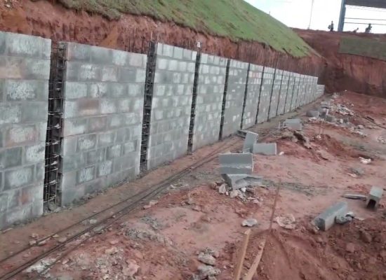 muro de arrimo; muro de arrimo preço; muro de arrimo valor; muro de contenção; muros de contenção; muro de arrimo de pedra; muro de arrimo bloco de concreto; muro de arrimo com bloco de concreto; muro de arrimo de pedra; muro de arrimo concreto armado; muro de arrimo em concreto armado;